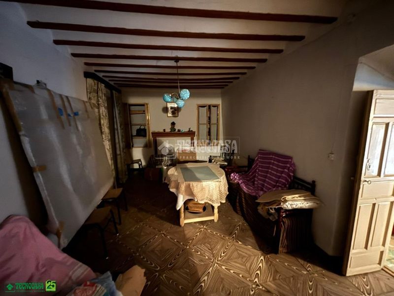 Foto 8c44e22b-9493-4c8e-9f43-dd51c70eb610. Casa aparellada amb calefacció aparcament a Almagro