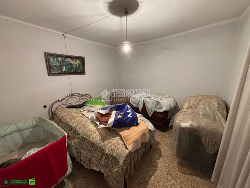 Foto c6149178-60cb-4a46-9cd5-db6aad6b0abd. Casa aparellada amb calefacció aparcament a Almagro