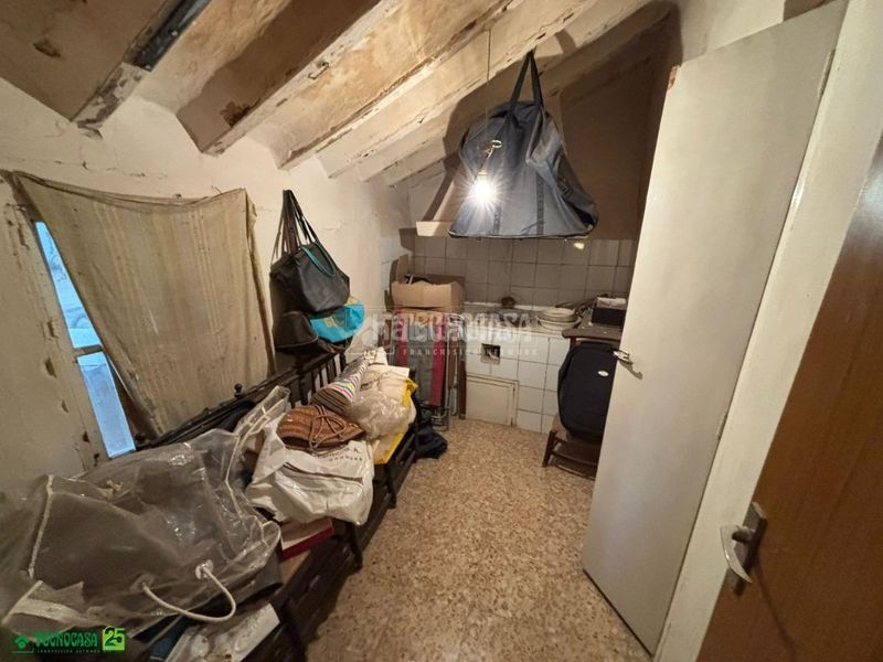 Foto cb8e5e57-d6b0-4e55-88c1-fe8c214c7093. Casa aparellada amb calefacció aparcament a Almagro