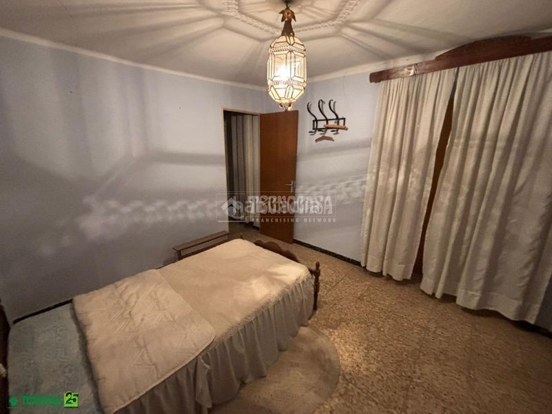 Foto fb6f84c9-9043-403f-b8bf-946c7500313e. Casa aparellada amb calefacció aparcament a Almagro