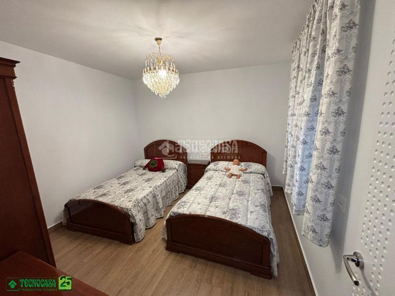 Foto 4d22b299-aea5-4224-b5f5-4261e0bc4e03. Casa aparellada a Bolaños de Calatrava