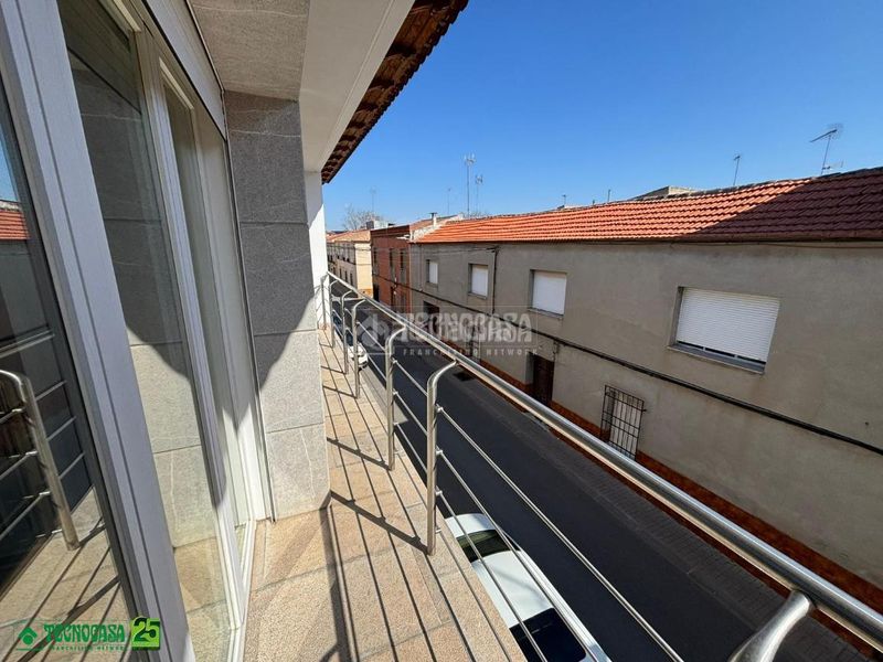 Foto 6302fe91-a94f-4337-8c08-a8e5278a55bf. Casa aparellada a Bolaños de Calatrava