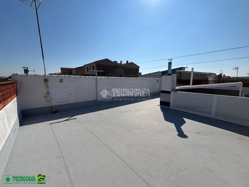 Foto efb62758-9b1c-4e8a-ab12-2d14d6fd0eea. Casa aparellada a Bolaños de Calatrava