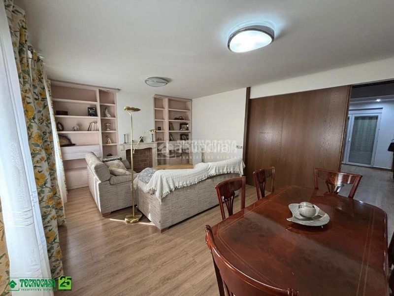 Foto f503363c-d65d-4796-98cf-4fdb62a1da2b. Casa aparellada a Bolaños de Calatrava