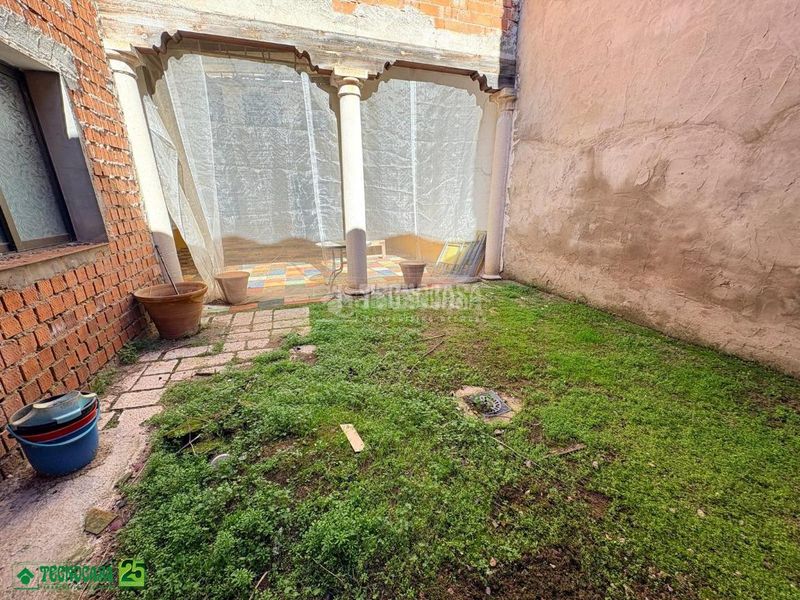 Foto 12a09ad6-d9e8-4b4e-a7e8-dc526dafb732. Casa aparellada a Almagro