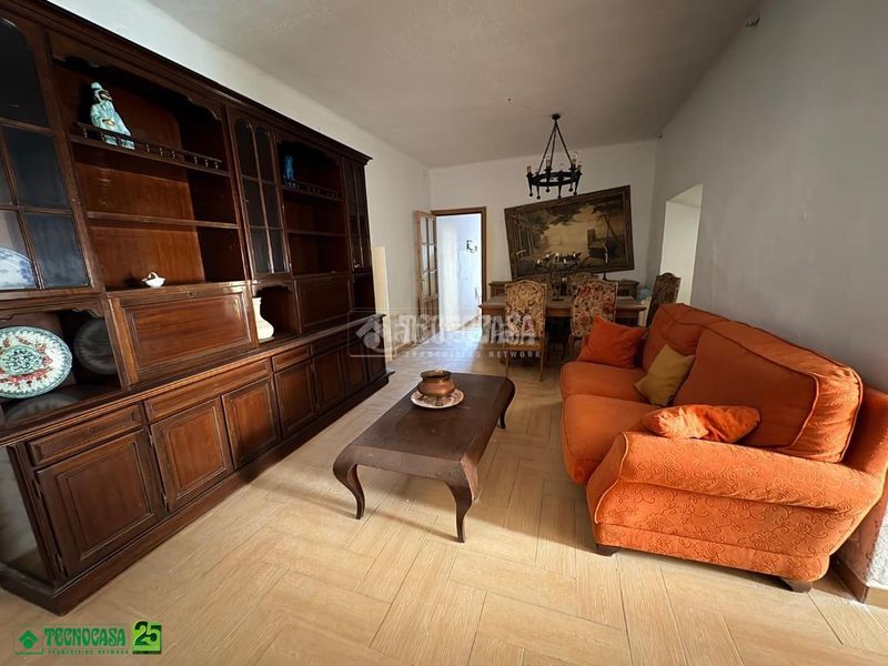 Foto 1485c531-bfd6-46d5-9c02-6c707f2cd00c. Casa aparellada a Almagro