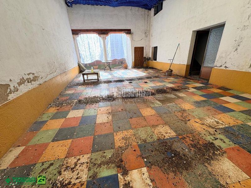 Foto 1910239f-7d17-4468-95f9-85eab8c3262e. Casa aparellada a Almagro