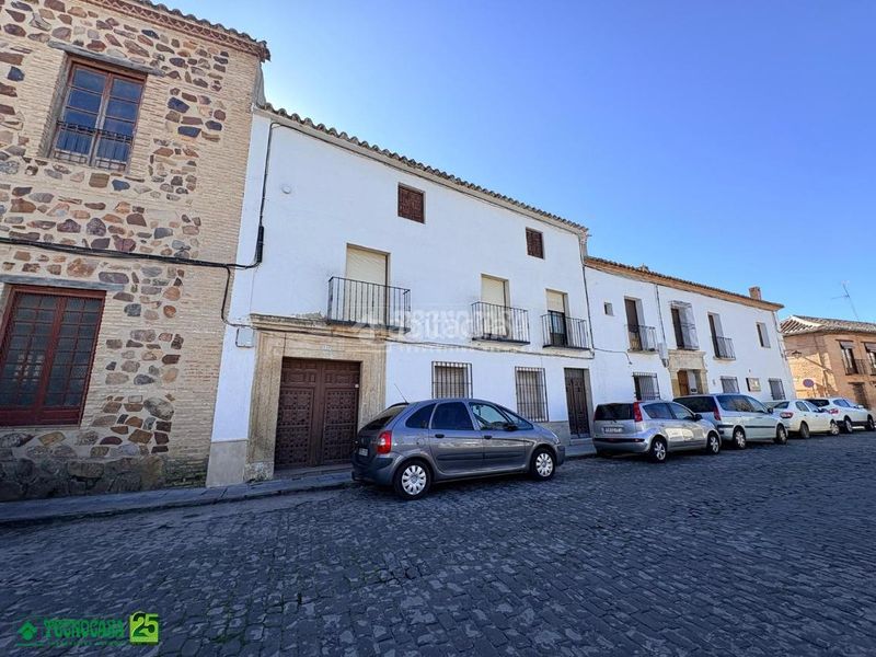 Foto 511ba975-7100-4c31-902b-cb818470da0a. Casa aparellada a Almagro