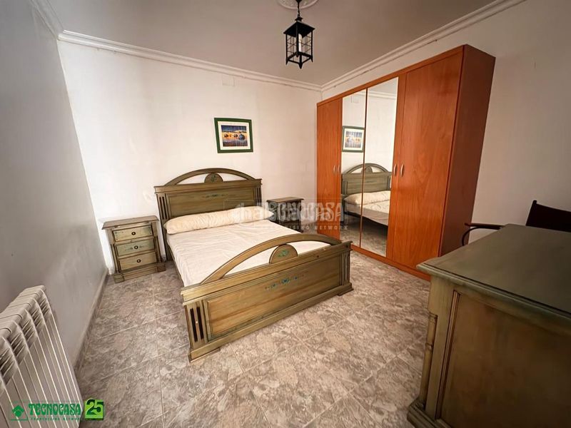 Foto 63ec179a-cb13-4129-bb7c-e9ab17ff1213. Casa aparellada a Almagro