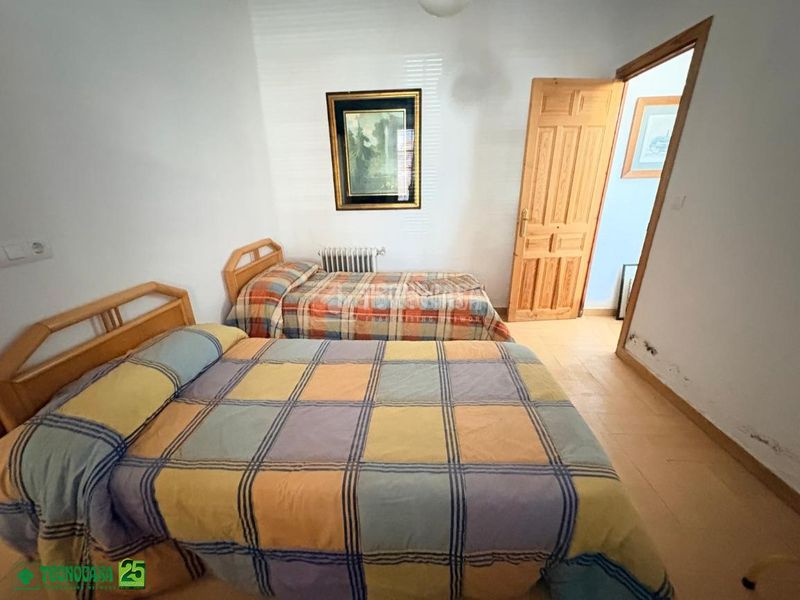 Foto 7f14a018-940c-4b76-b941-f02d5a12bcb0. Casa aparellada a Almagro