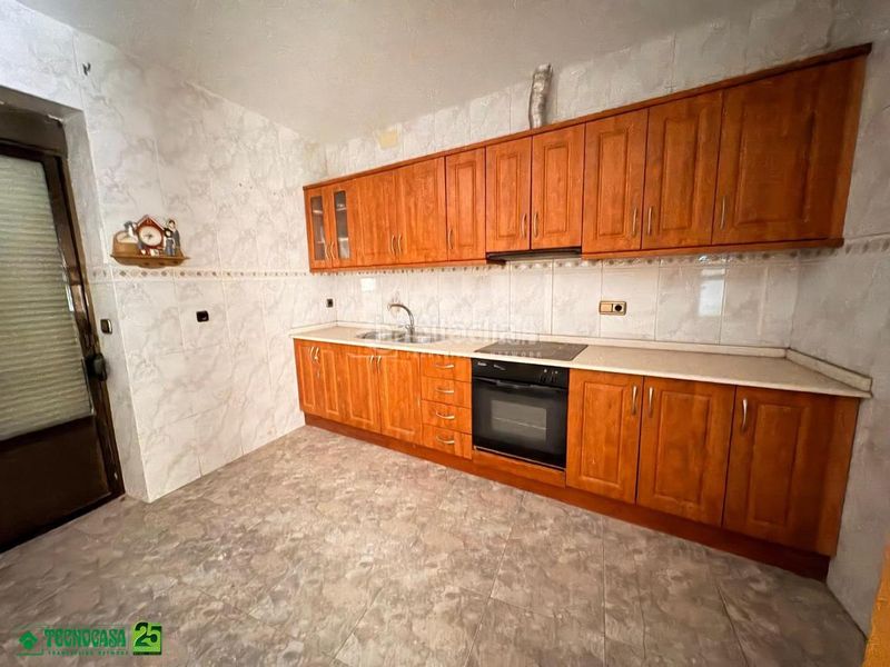 Foto 85c90b24-37cd-4bb3-a7cb-6ca5f3fe74ff. Casa aparellada a Almagro