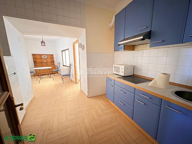 Foto ca1267a6-3f2b-4cfe-93ab-88aed6b0e5c3. Casa aparellada a Almagro