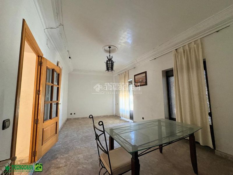 Foto dfdf8b48-b992-4c43-8ebc-416ebae4ee91. Casa aparellada a Almagro