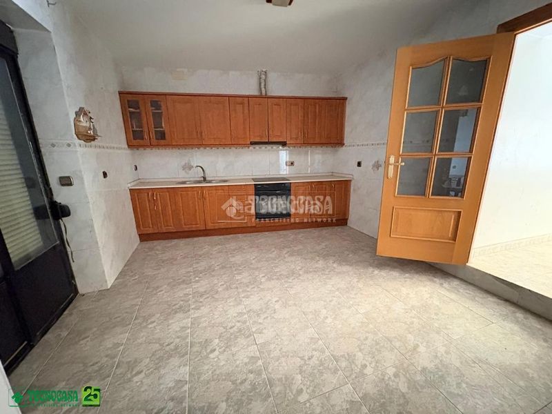 Foto f0e80ddb-2e97-4182-b171-098be4091432. Casa aparellada a Almagro