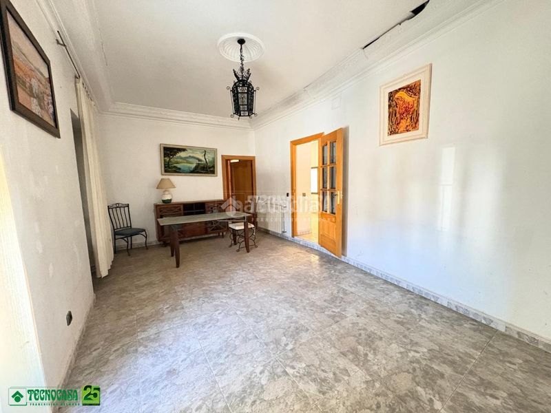 Foto f7ac937b-2115-46f7-a083-dd7e111550db. Casa aparellada a Almagro
