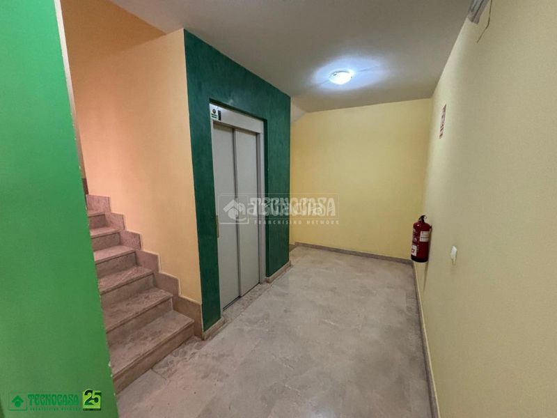 Foto e6704e24-9d46-48ec-aa5f-00a2c5452127. Pis amb calefacció aparcament piscina a Bolaños de Calatrava