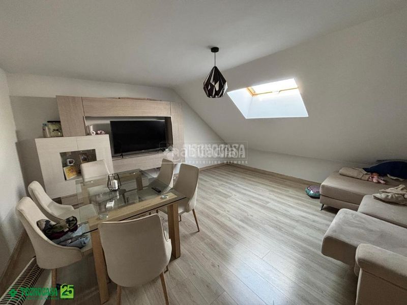 Foto fe288cc7-2cf4-49b9-b95b-a62cad36c10b. Pis amb calefacció aparcament piscina a Bolaños de Calatrava