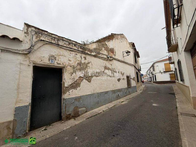 Foto c9c1469b-31e0-4ece-a923-52226e80f48a. Casa aparellada a Almagro
