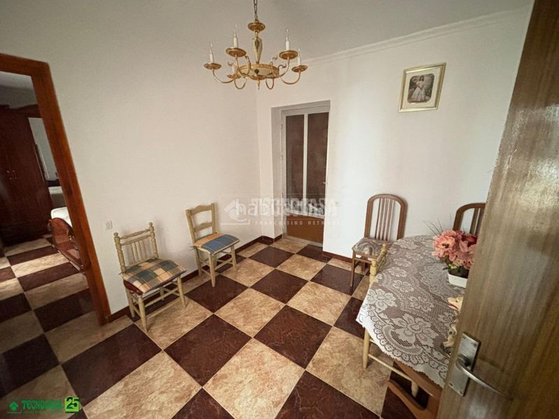 Foto 113b8d87-6bc8-4637-bbac-fffcbba32ee9. Casa aparellada a Almagro