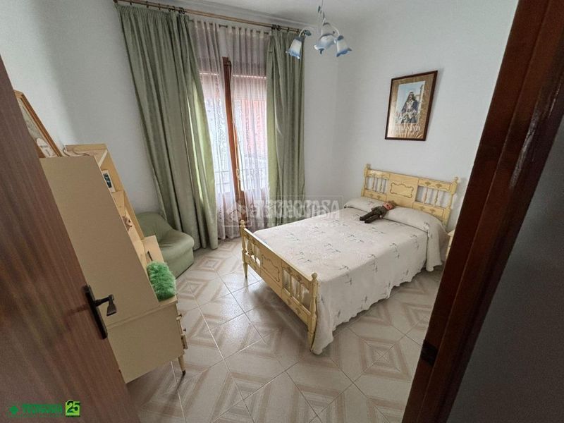 Foto 146d8a01-82d0-4e1d-8747-bf63f10d38ec. Casa aparellada a Almagro