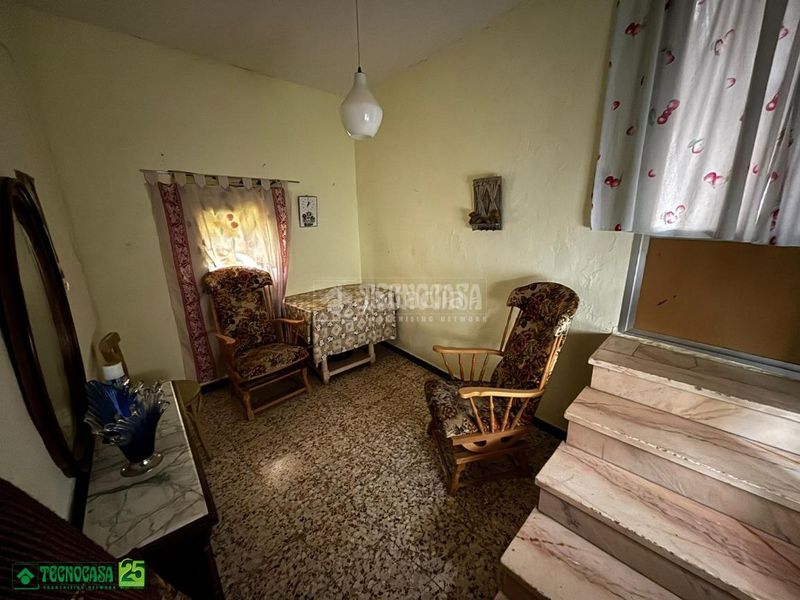 Foto 22db7f16-8955-459b-aeeb-37d870af305c. Casa aparellada a Almagro