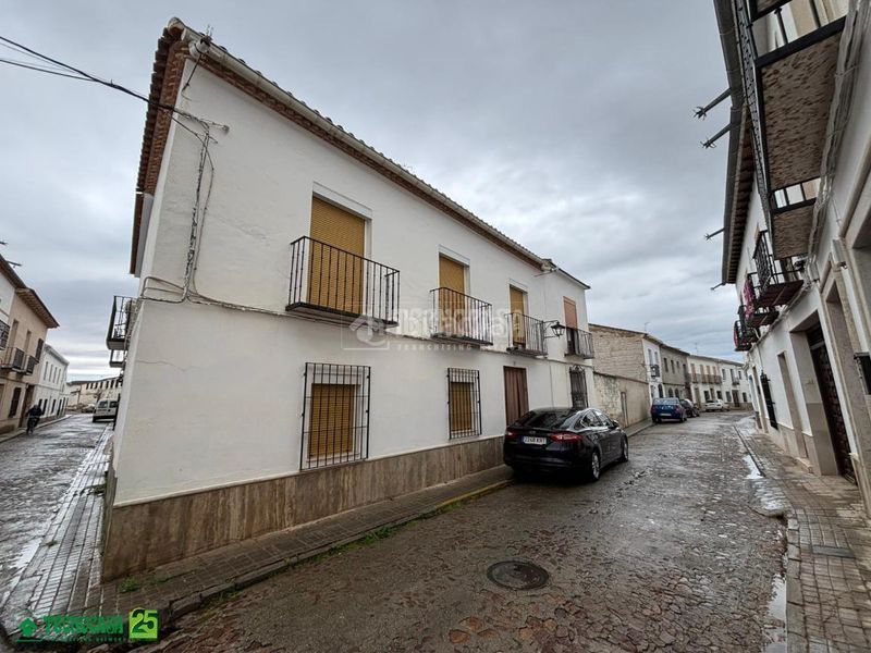 Foto 31fca315-0bae-4e11-a18f-767bb82c56e2. Casa aparellada a Almagro