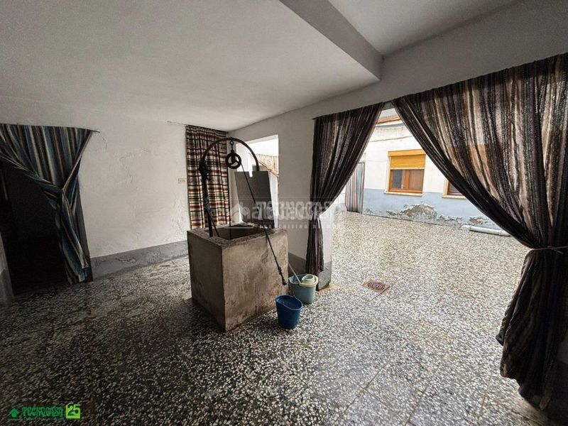 Foto 585a35ec-6682-4ebf-86bd-c8cf3f00e9ff. Casa aparellada a Almagro