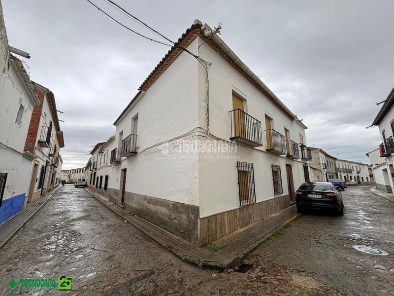 Foto 5eb2ab44-659f-475d-9723-d00e9671678f. Casa aparellada a Almagro