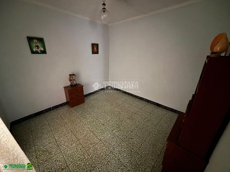 Foto 63b8ca92-0187-4e47-aeea-8840633bc1cc. Casa aparellada a Almagro
