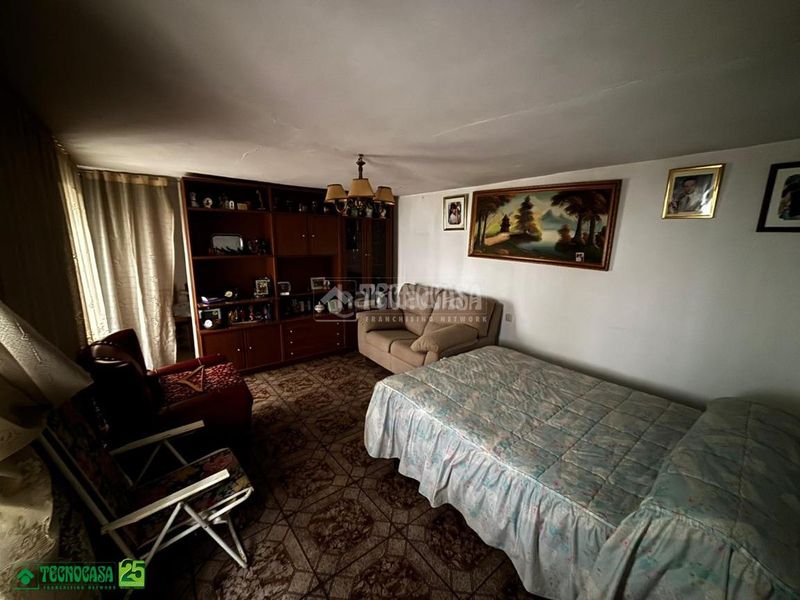 Foto 8c594a0c-882c-4e92-914a-b25235b3f5b6. Casa aparellada a Almagro