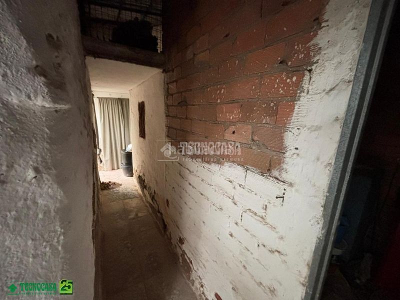 Foto e0d914c7-d914-4c4d-9b29-67e31a5c8122. Casa aparellada a Almagro