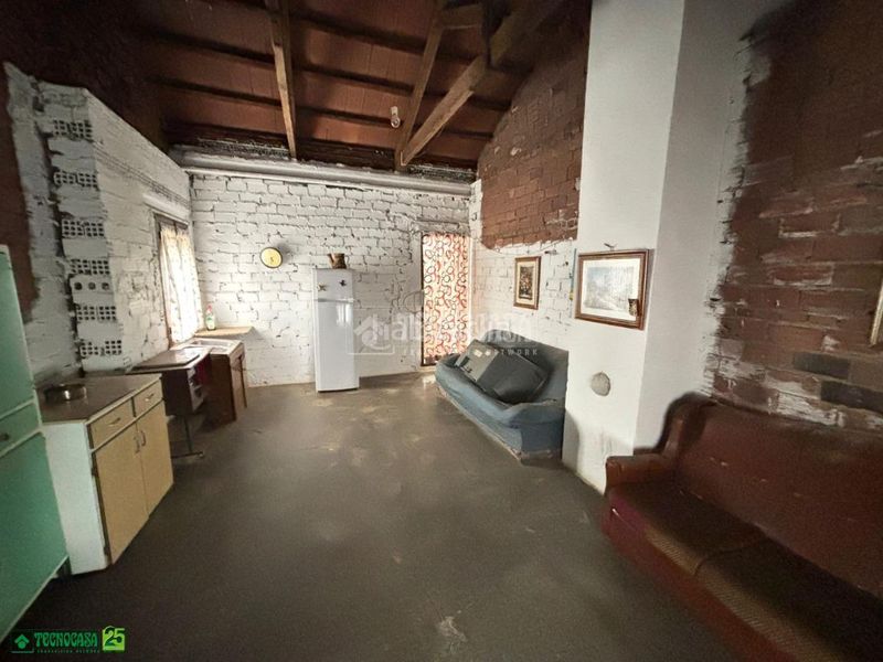 Foto eb84eb53-71ef-4328-b867-39577004d230. Casa aparellada a Almagro