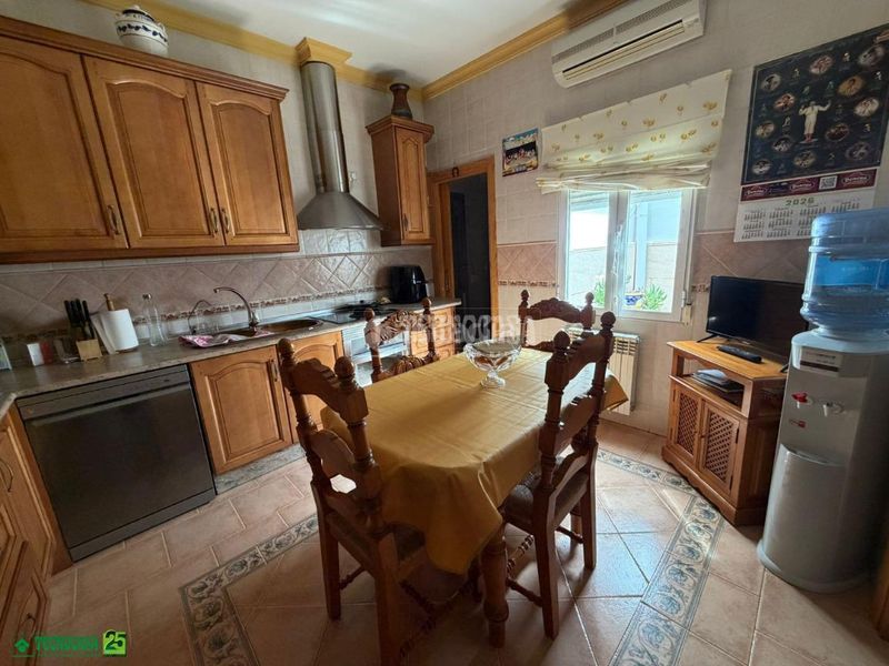 Foto a429be00-821f-46ce-b30d-d1ee65c4e0df. Casa amb calefacció a Almagro