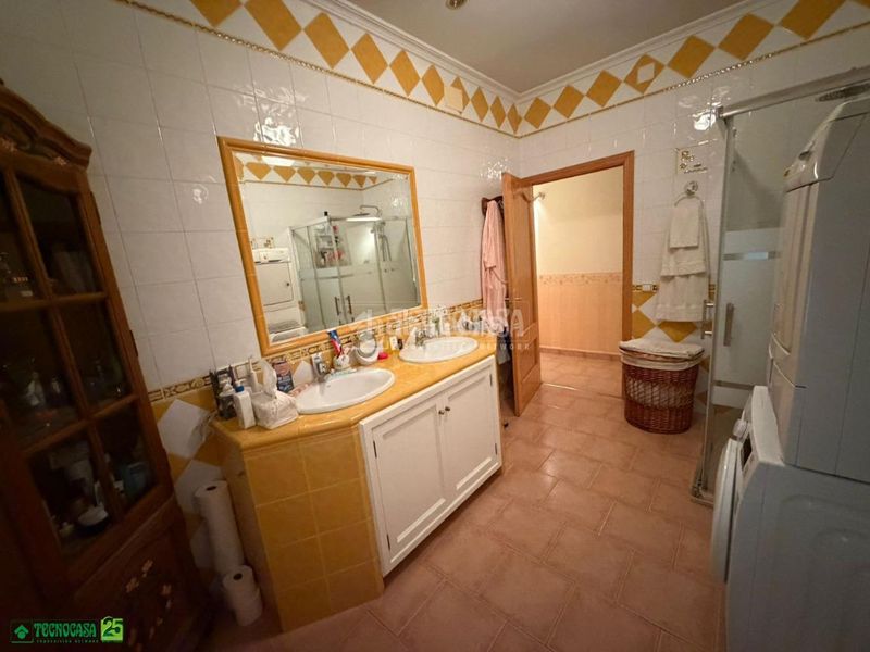 Foto b69d9f71-b915-4e6e-93fb-48d9c0960acd. Casa amb calefacció a Almagro