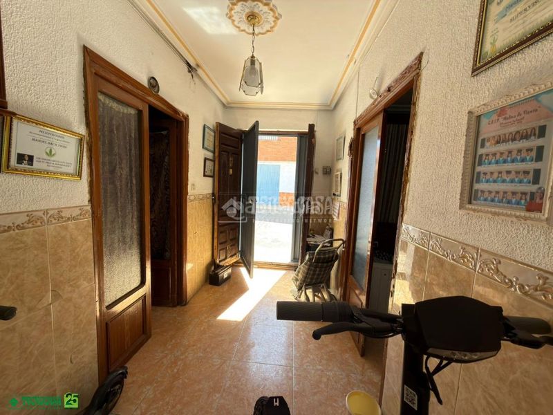 Foto f388672b-b512-4725-a2ac-32920cb43014. Casa aparellada amb calefacció a Bolaños de Calatrava