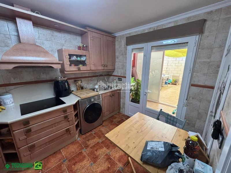 Foto 080ceebc-e4aa-48b9-8995-1333624f1ee2. Casa aparellada a Bolaños de Calatrava