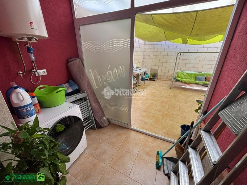 Foto 4d02f101-c287-4b39-a2c3-4fca18a17113. Casa aparellada a Bolaños de Calatrava