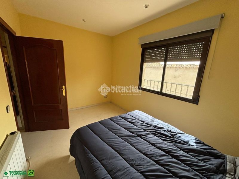 Foto 02e96c33-910d-466c-9a8d-50aa104015fb. Casa aparellada a Centro Puertollano