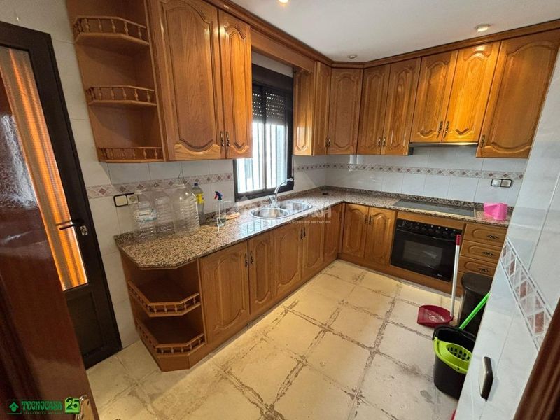 Foto 6ba1de85-91c4-4129-8a7f-0819e4c6d0df. Casa aparellada a Centro Puertollano