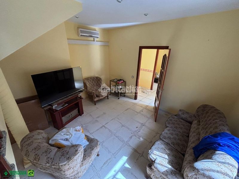 Foto e0935213-f3fc-496b-a87b-b9e626033db4. Casa aparellada a Centro Puertollano