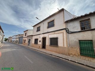 Maison jumelée à Centro. Casa en venta en almagro