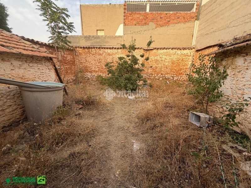 Foto b18aa1f0-f588-45f7-ac01-05fbe0aa894d. Casa aparellada a Bolaños de Calatrava