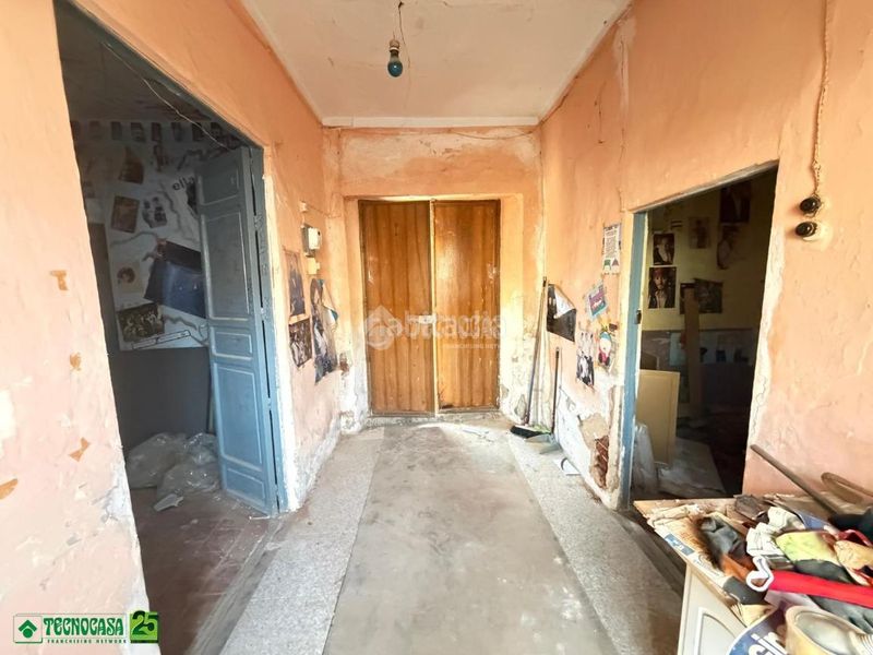 Foto fa2c8928-9cb9-4229-8be9-214fdc6630a6. Casa aparellada a Bolaños de Calatrava