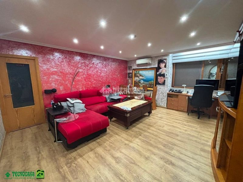 Foto d8b08c87-ea52-4cbd-a508-f01554323e11. Piso  en venta en Almagro