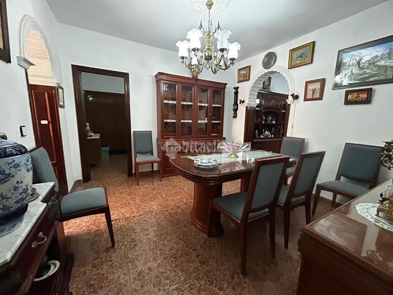 Foto 2759b546-1202-46e8-a98c-773f95367ace. Casa aparellada amb calefacció a Rinconada (La)