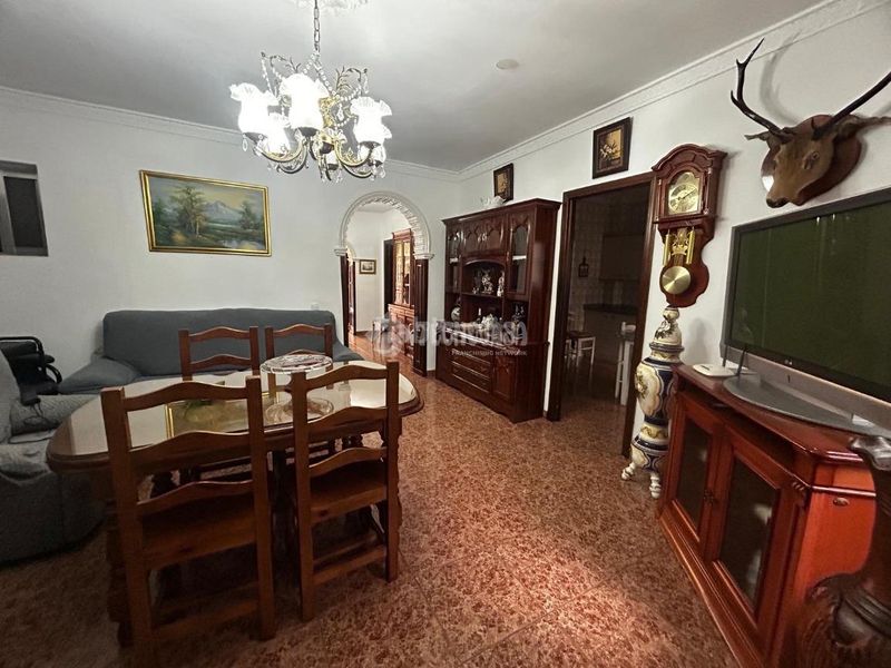 Foto e6b34b9a-6087-4835-a795-e7c36fa9a322. Casa aparellada amb calefacció a Rinconada (La)