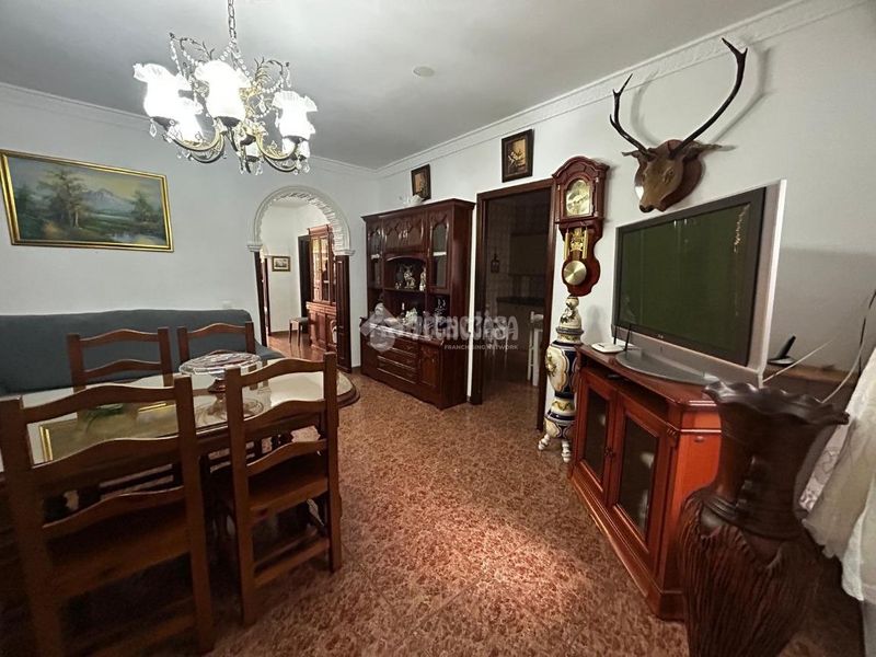 Foto f456b0b8-a535-41ea-938e-62e81a9ece5b. Casa aparellada amb calefacció a Rinconada (La)