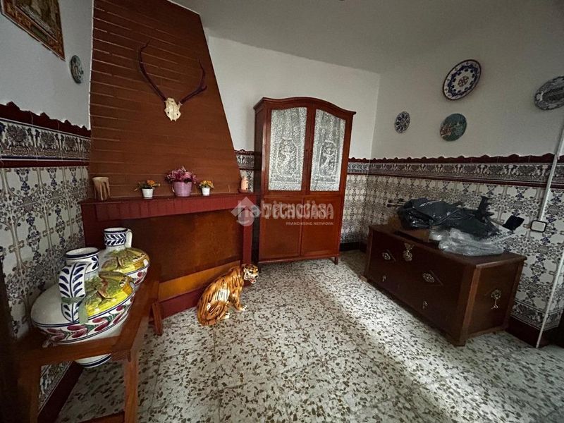 Foto f8bc5a7b-8eac-448e-b905-af231483bfe1. Casa aparellada amb calefacció a Rinconada (La)