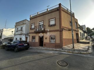 Towny house in Alcalá del Río. Casa en venta en alcalá del río