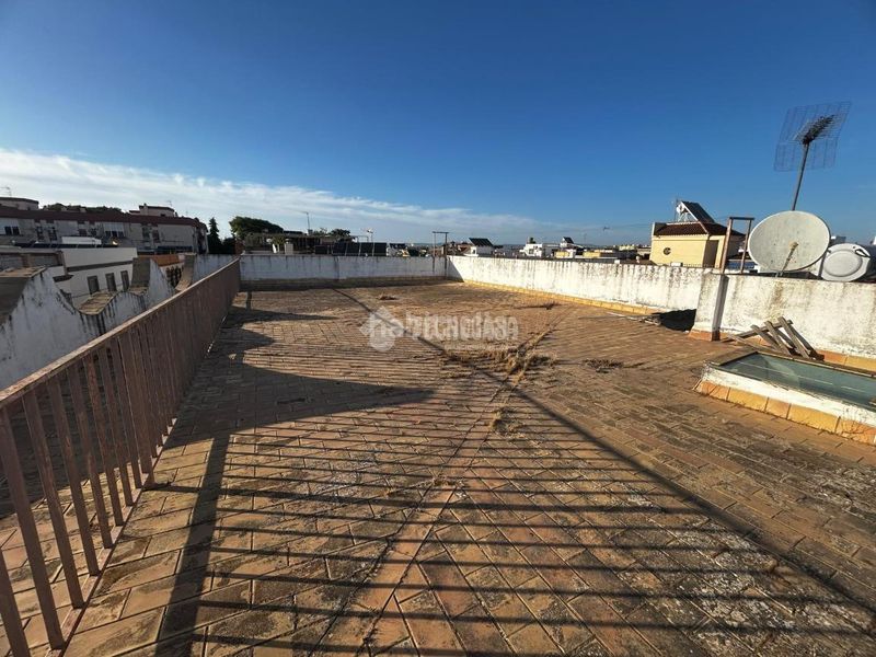 Foto 0ad9e89a-4ff5-4a96-98a4-d2540968c6bb. Casa amb calefacció aparcament a Rinconada (La)